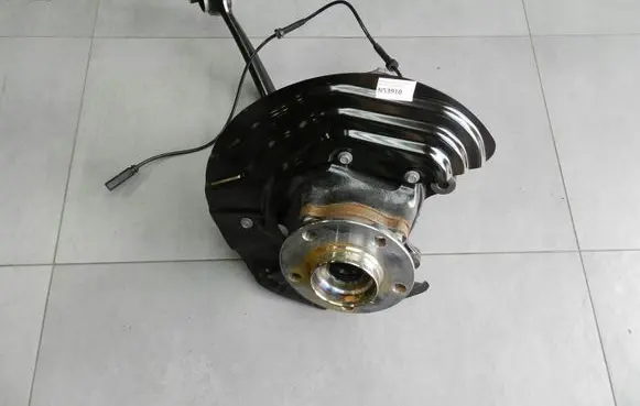 BMW X4 F26 Front wheel hub spindle knuckle 6855953