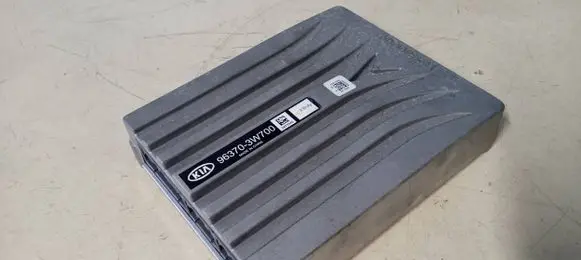 KIA Sportage Sound amplifier 963703W700