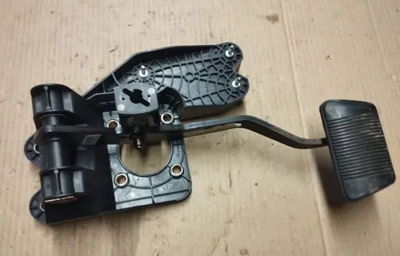 Chrysler Voyager Brake pedal 04861924AE
