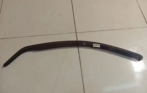 Skoda Octavia Mk2 (1Z) Sliding door wind deflector 