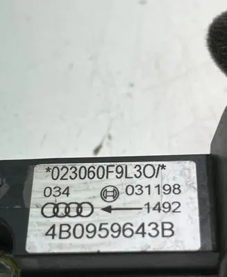 Audi A6 S6 C5 4B Airbag deployment crash/impact sensor 4B0959643B