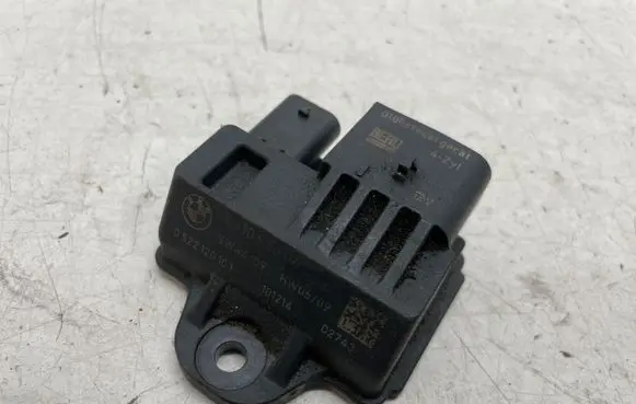 BMW 5 F10 F11 Glow plug pre-heat relay 7810856