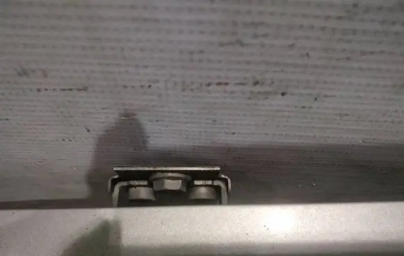 Ford Mondeo MK IV Tailgate/trunk/boot hinge 