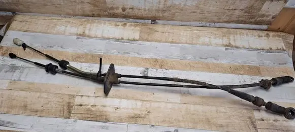 Mitsubishi Space Wagon Gear shift cable linkage 