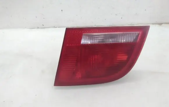Tailgate rear/tail lights