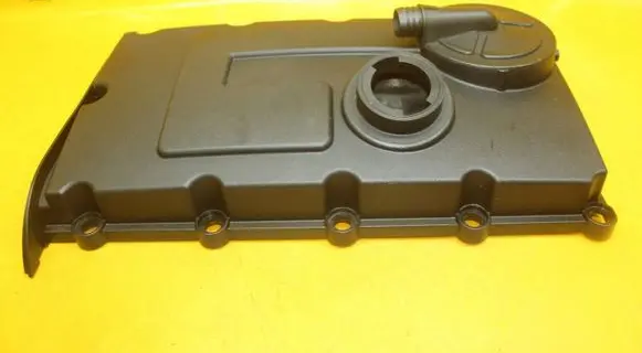 Volkswagen Touran I Rocker cam cover 03G103475