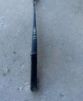 Skoda Fabia Mk3 (NJ) Front wiper blade arm 6V1955409A