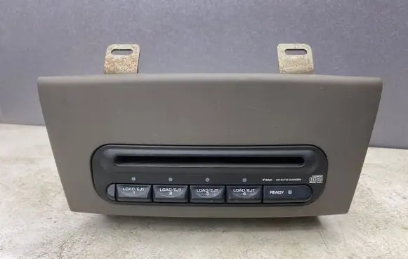 Chrysler Sebring (ST-22 - JR) CD/DVD changer P04858522AH