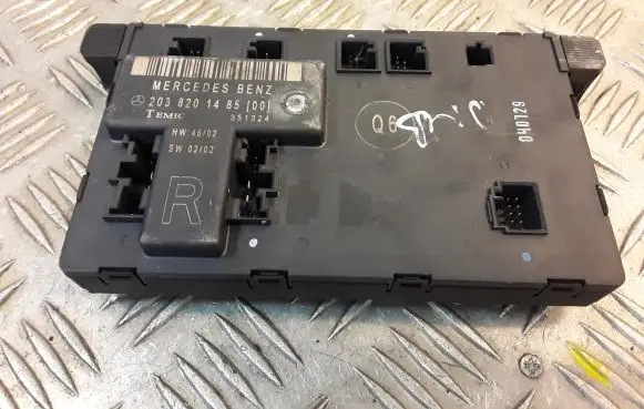 Mercedes-Benz C W203 Door control unit/module 2038201485 A2038201485