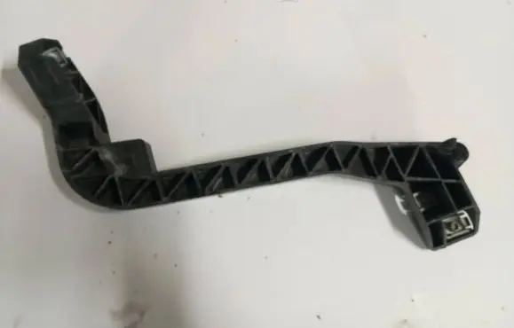 Mercedes-Benz GLE (W166 - C292) Radiator support slam panel bracket A1666263731