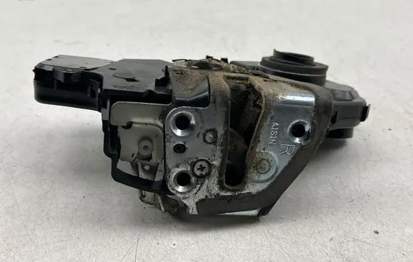 Loading door lock