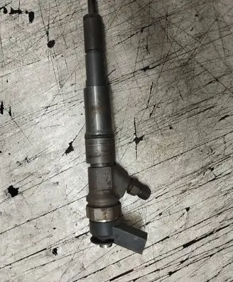 BMW 5 E60 E61 Fuel injector 0445110209