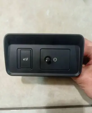Land Rover Range Rover L405 Tailgate/boot open switch button FK7211654BC 16021101