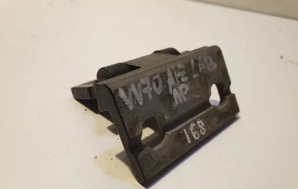 Volvo V70 Rear door lower hinge