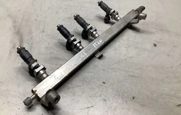 Volkswagen Golf V Fuel injectors set 06A906031 7281004226