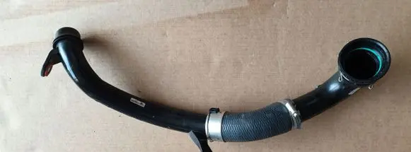Land Rover Range Rover Evoque L538 Intercooler hose/pipe GJ326C715AA