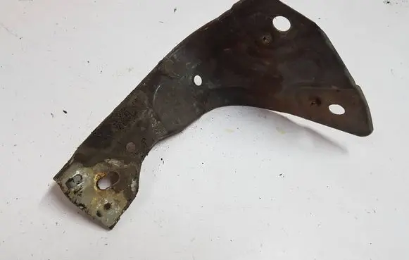 Volkswagen PASSAT B7 Fender mounting bracket 3AA821142IAUTOPI 3AA821142