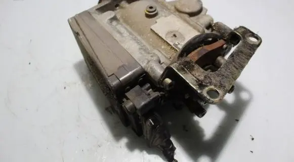 Opel Vectra B Fuel injection high pressure pump 0470504002