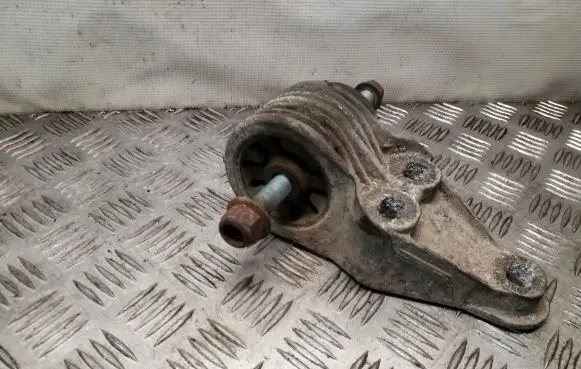 Volkswagen PASSAT B5 Rear axle beam mounts housing 8E0501521M