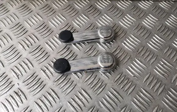 Honda Civic Front door window winding handle 