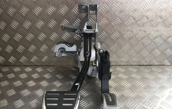 Audi Q7 4L Accelerator throttle pedal 