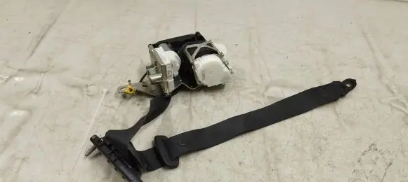 Mercedes-Benz GL X166 Front seatbelt A1668601400