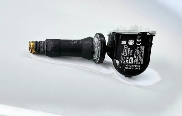 Ford Focus Tire pressure sensor EV6T1A180 EV6T1A180DD EV6T1A180DC