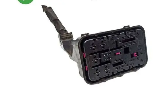 Volkswagen Eos Fuse box set 15345252