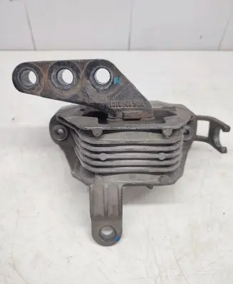 Chevrolet Cruze Engine mount bracket 13248480