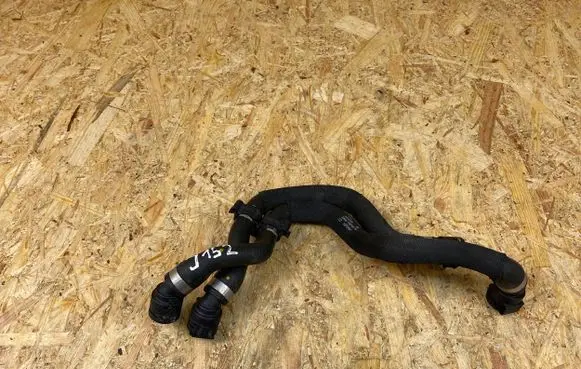 BMW 2 F44 Engine coolant pipe/hose 8658489