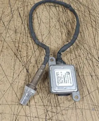 Mercedes-Benz C W205 Lambda probe sensor A0009058511