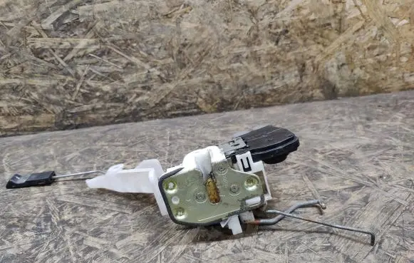 Honda Element Front door lock