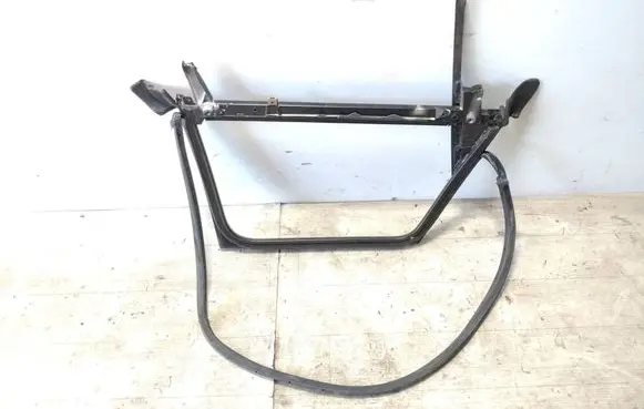 Audi A4 S4 B7 8E 8H Rear door window/glass frame T3047
