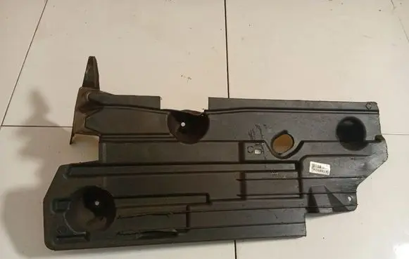 Engine splash shield/under tray