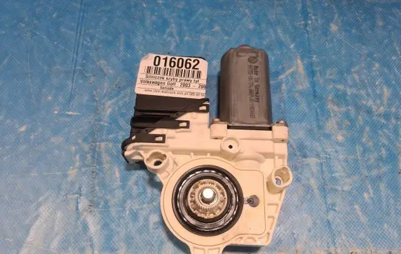 Volkswagen Golf IV Vent window/glass motor 1K0959704C