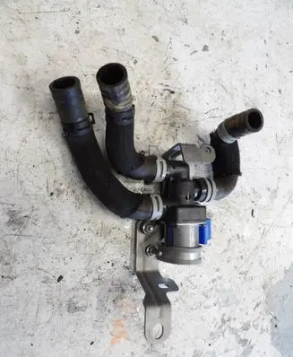 Renault Captur II Coolant heater control valve 212301538R A0535000140