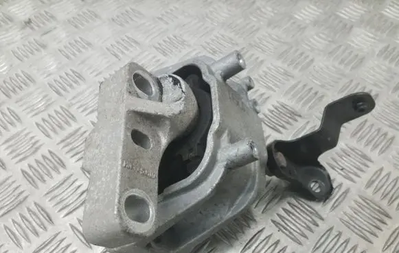 Seat Leon (1P) Engine mount bracket 1K0199262CN 1K0199588