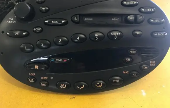 Ford Taurus Radio/CD/DVD/GPS head unit