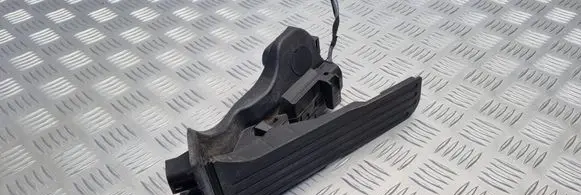 Volkswagen PASSAT B6 Accelerator throttle pedal 1K1721503P 8K0973706