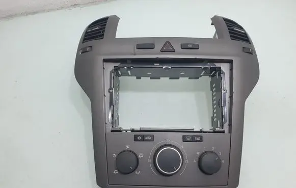 Opel Zafira B Climate control unit 13100105