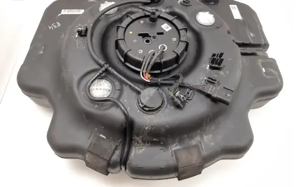 Volkswagen Touareg II AdBlue liquid reservoir 7P0131878 F01C190140 1029909ZGS