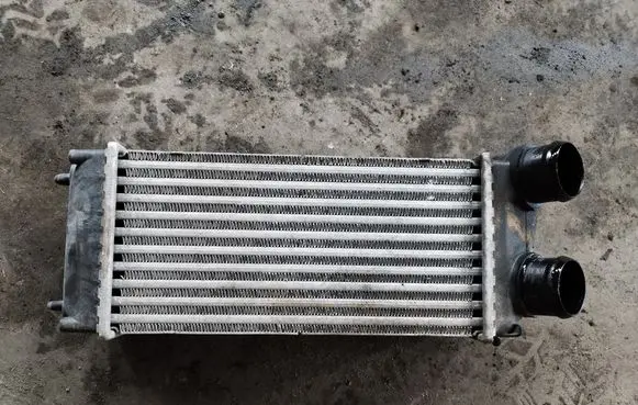 Citroen C4 I Intercooler radiator 9648551880