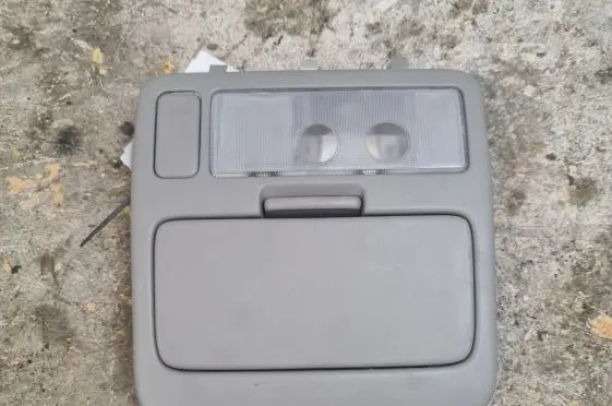 Toyota RAV 4 (XA20) Front seat light