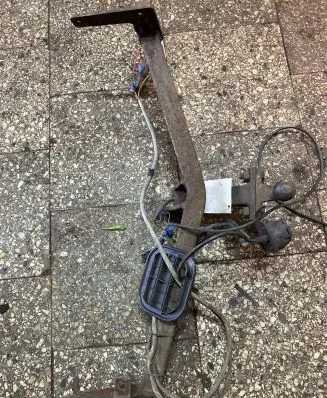 Mitsubishi Carisma Detachable towbar 