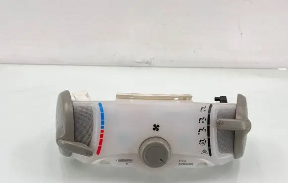 Toyota Aygo AB10 Climate control unit 69610003