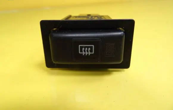Toyota Starlet (P90) V Windscreen/window heater switch 158506