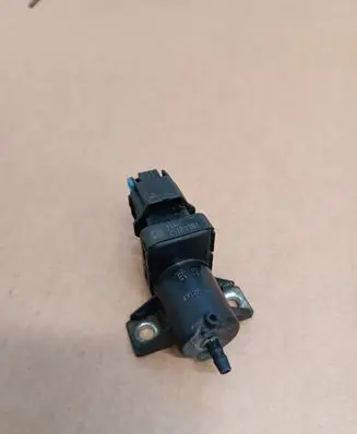 Chevrolet Cruze Vacuum valve 25183361 EV152