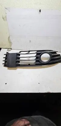 Volkswagen PASSAT B5.5 Front bumper lower grill 3B0853666L