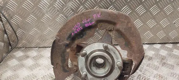 Front wheel hub