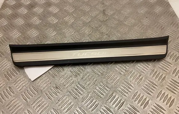 Hyundai Tucson IV NX4 Side skirt front trim 85883N7500
